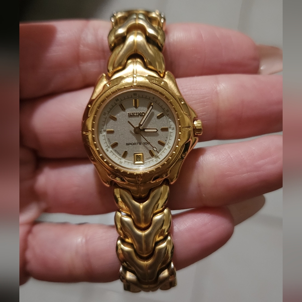 Seiko Gold Sports 100 Watch